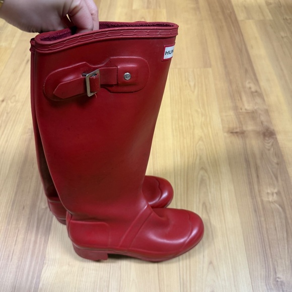 Women's Size 6 Tall Red Hunter Rain Boots Casual Outdoor Rubber bin - Picture 6 of 12